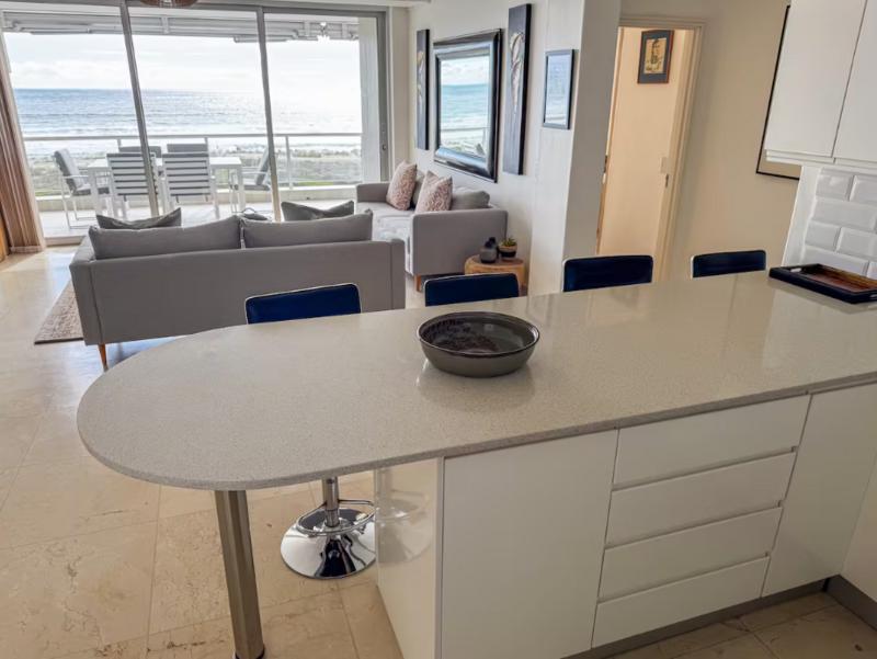 To Let 2 Bedroom Property for Rent in Dolphin Beach Western Cape